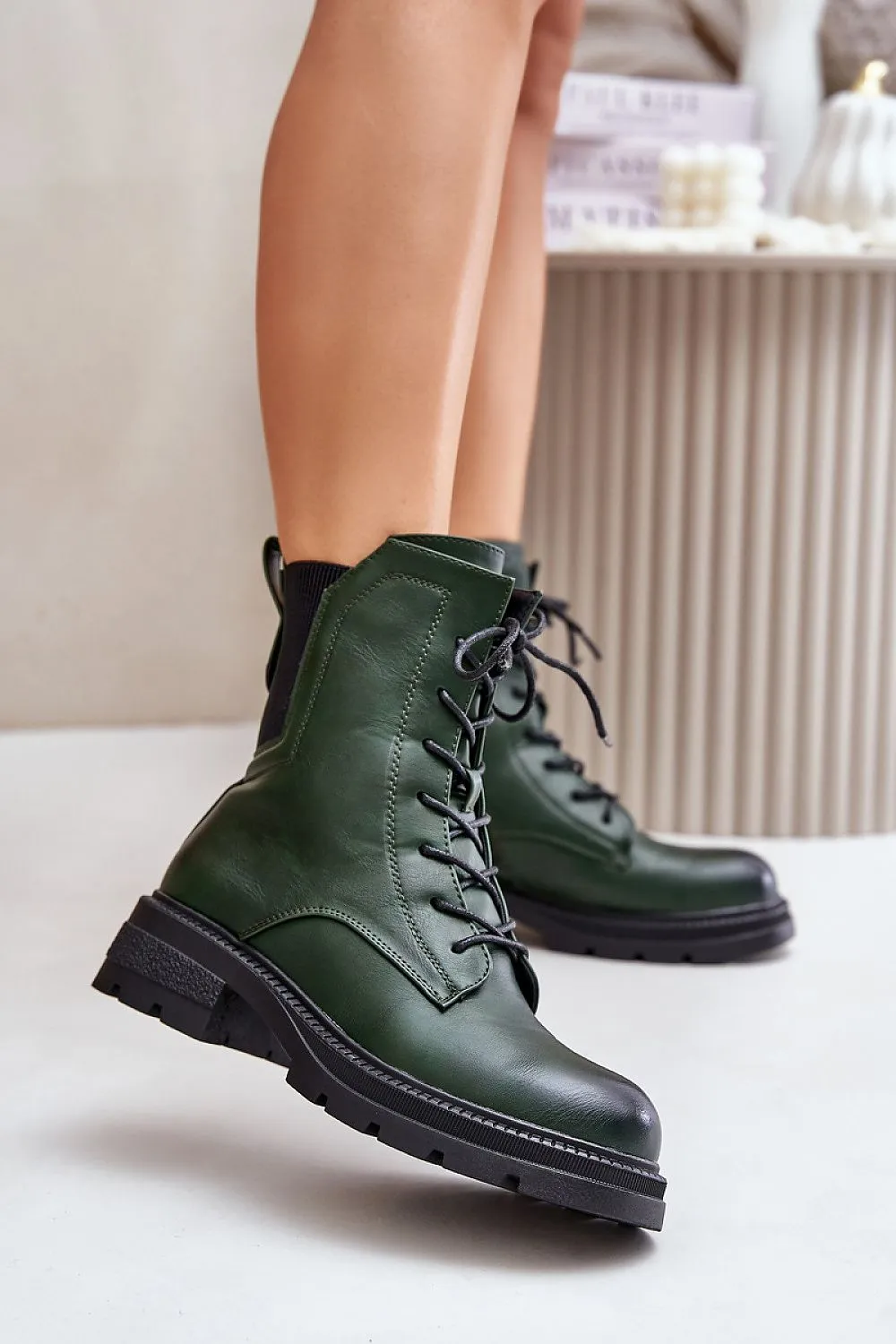 Rounded toe worker boots